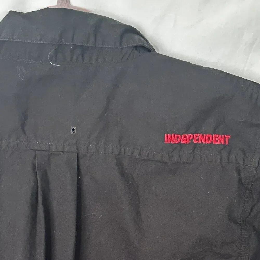 Vintage Skater Shirt Black Short Sleeve Button-up Independent Men's Size Large - Picture 3 of 6